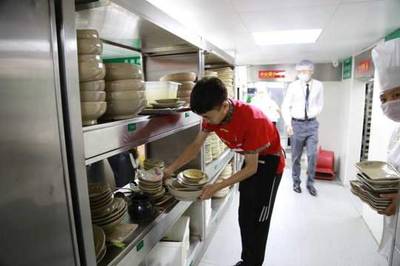 成都食藥監部門對小龍坎餐飲管理開展調查