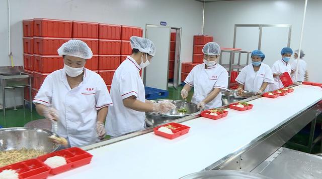 慶云中央廚房統一配餐,學生們安全飲食家長放心